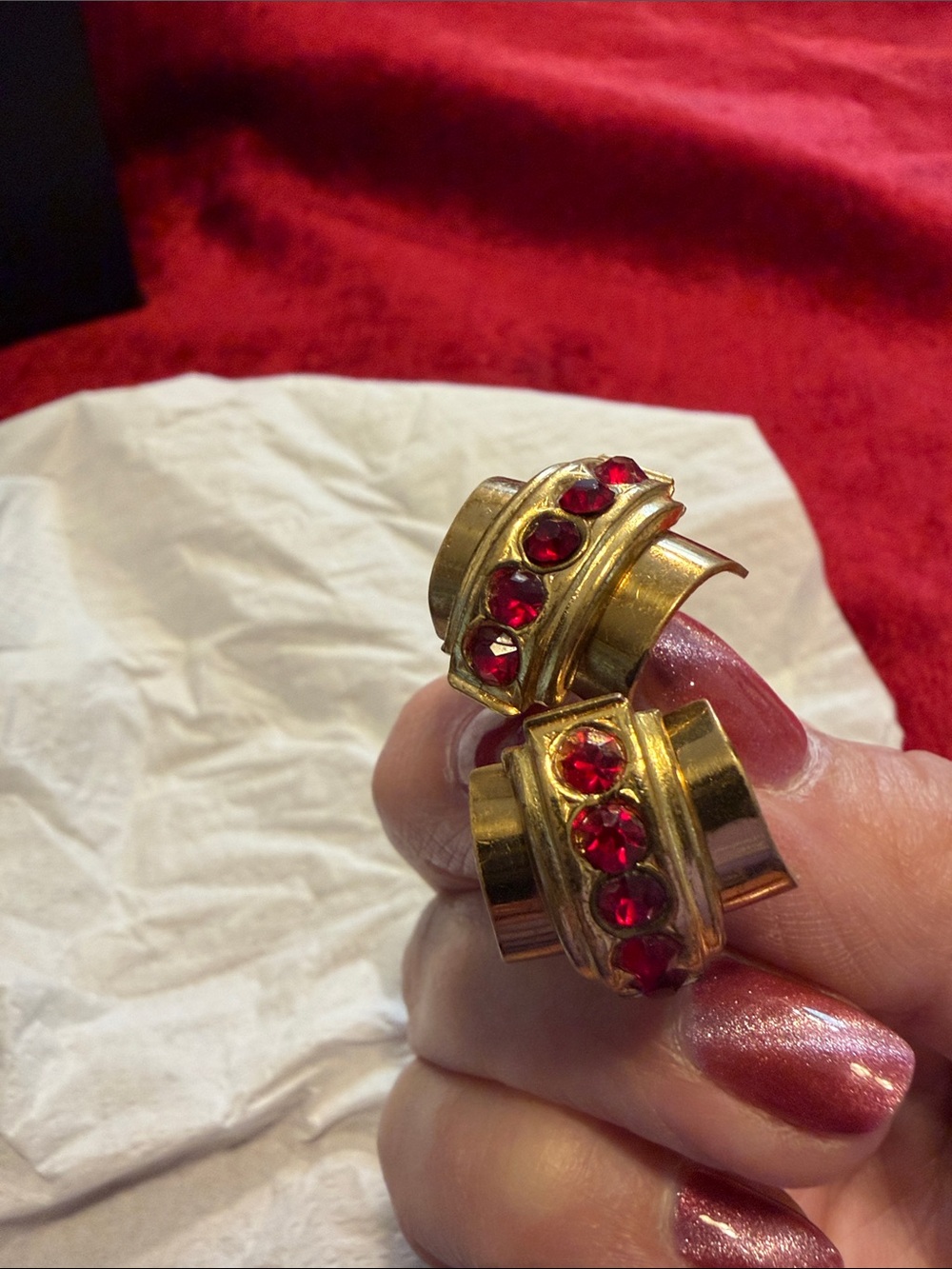 Vintage screw back Gold-Tone  Earrings with Red Crystal Accents good condition